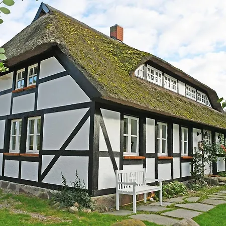 Neu Angeboten Moenchguter U Reetdach Mit Kamin * Gager
