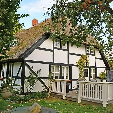 Neu Angeboten Moenchguter U Reetdach Mit Kamin Dom wakacyjny Gager