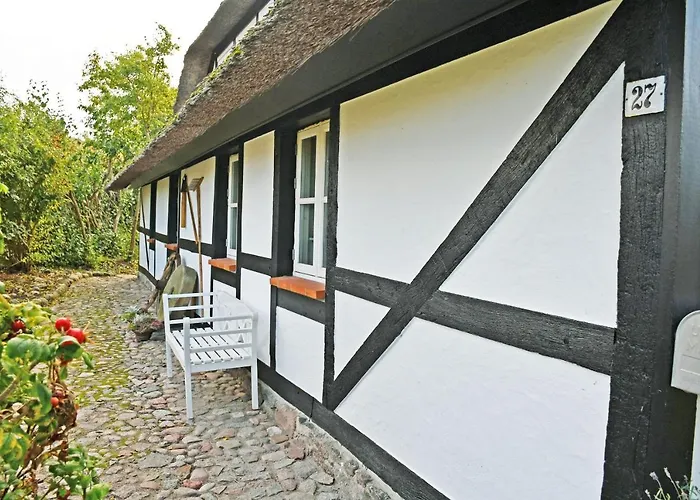 Neu Angeboten Moenchguter U Reetdach Mit Kamin Gager