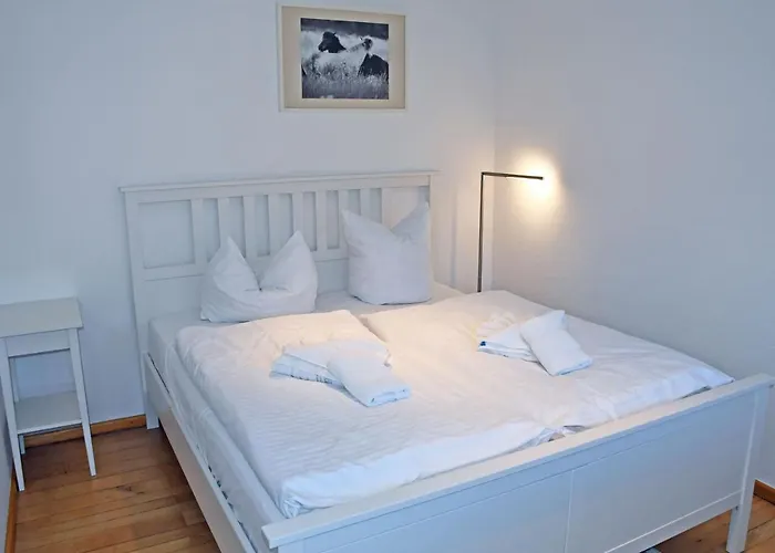 Neu Angeboten Moenchguter U Reetdach Mit Kamin Gager
