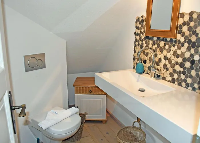 Neu Angeboten Moenchguter U Reetdach Mit Kamin Dom wakacyjny