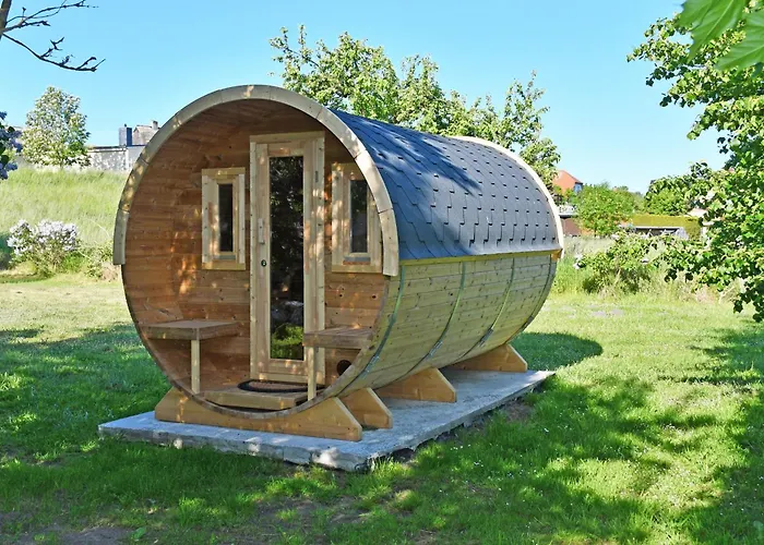 Neu Angeboten Moenchguter U Reetdach Mit Kamin Gager